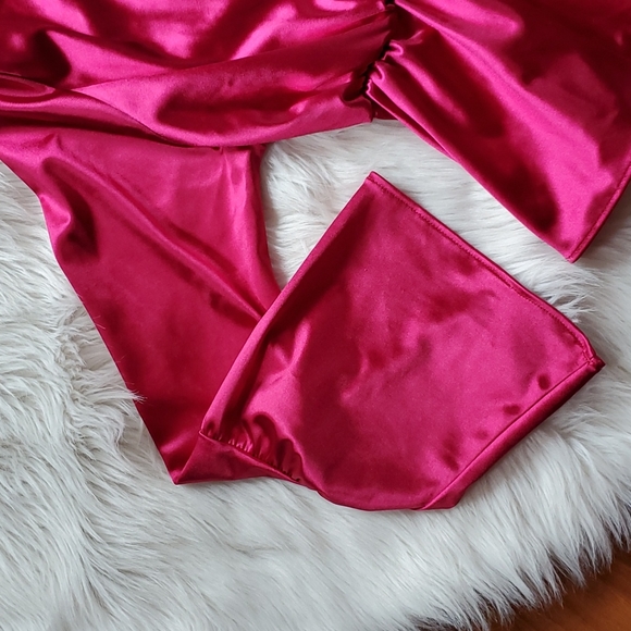 Red satin cover top - Picture 4 of 10